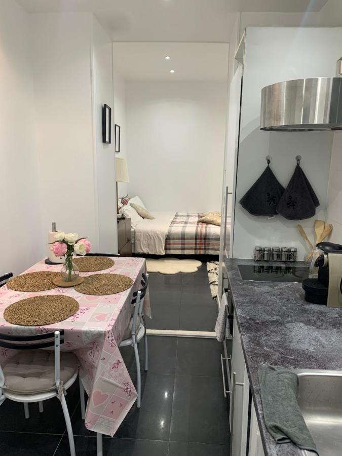 Charmant Appartement - Paris 18 Zewnętrze zdjęcie